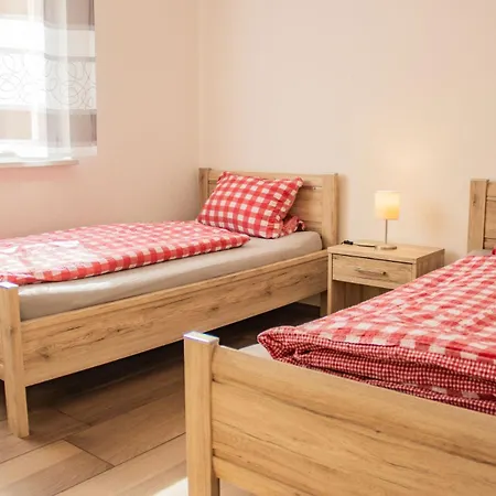 Paradieshof Apartmán *